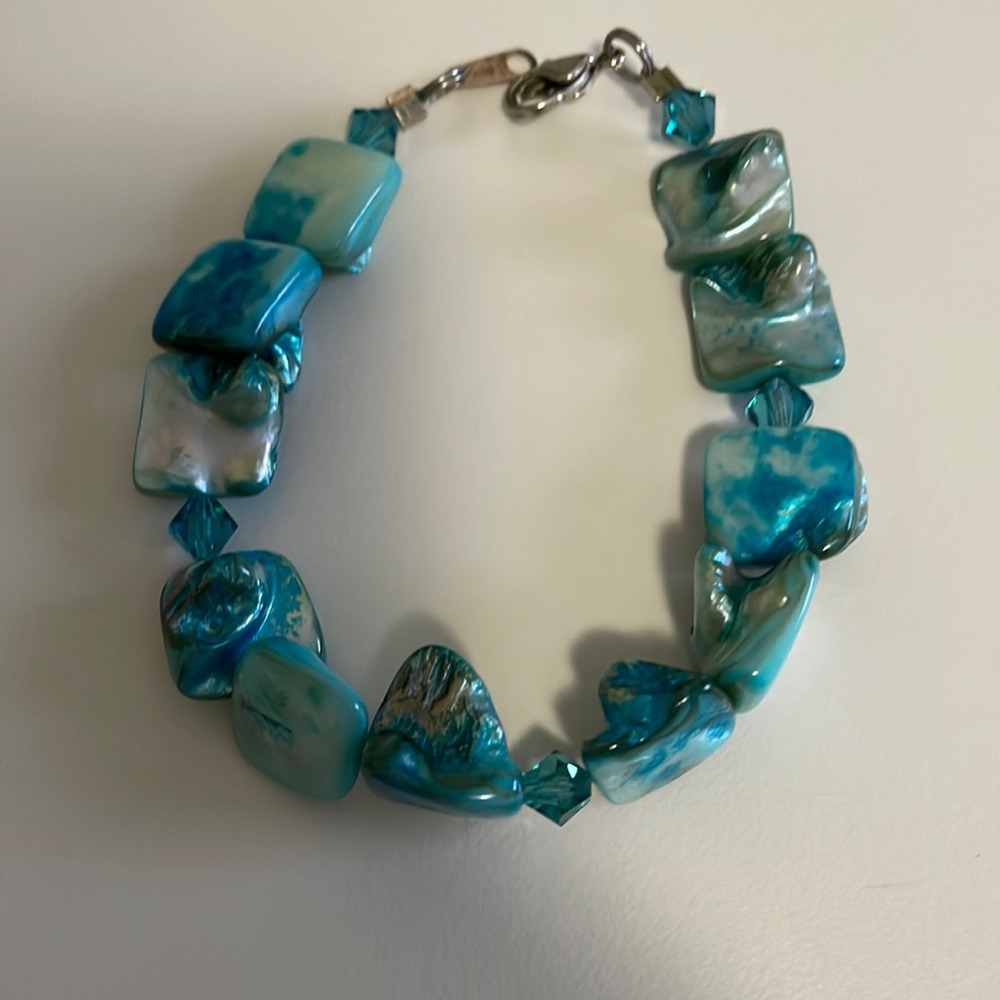 Pretty turquoise bracelet with silver clasp